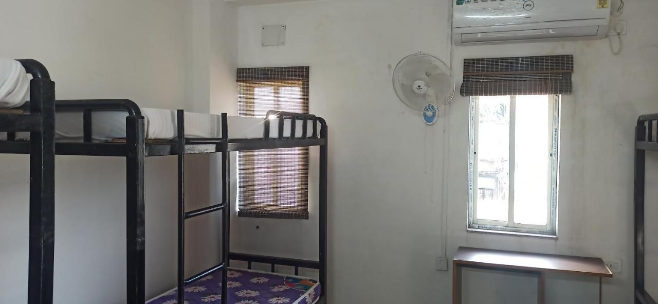 Travelers Hostel Guwahati Bagian luar foto