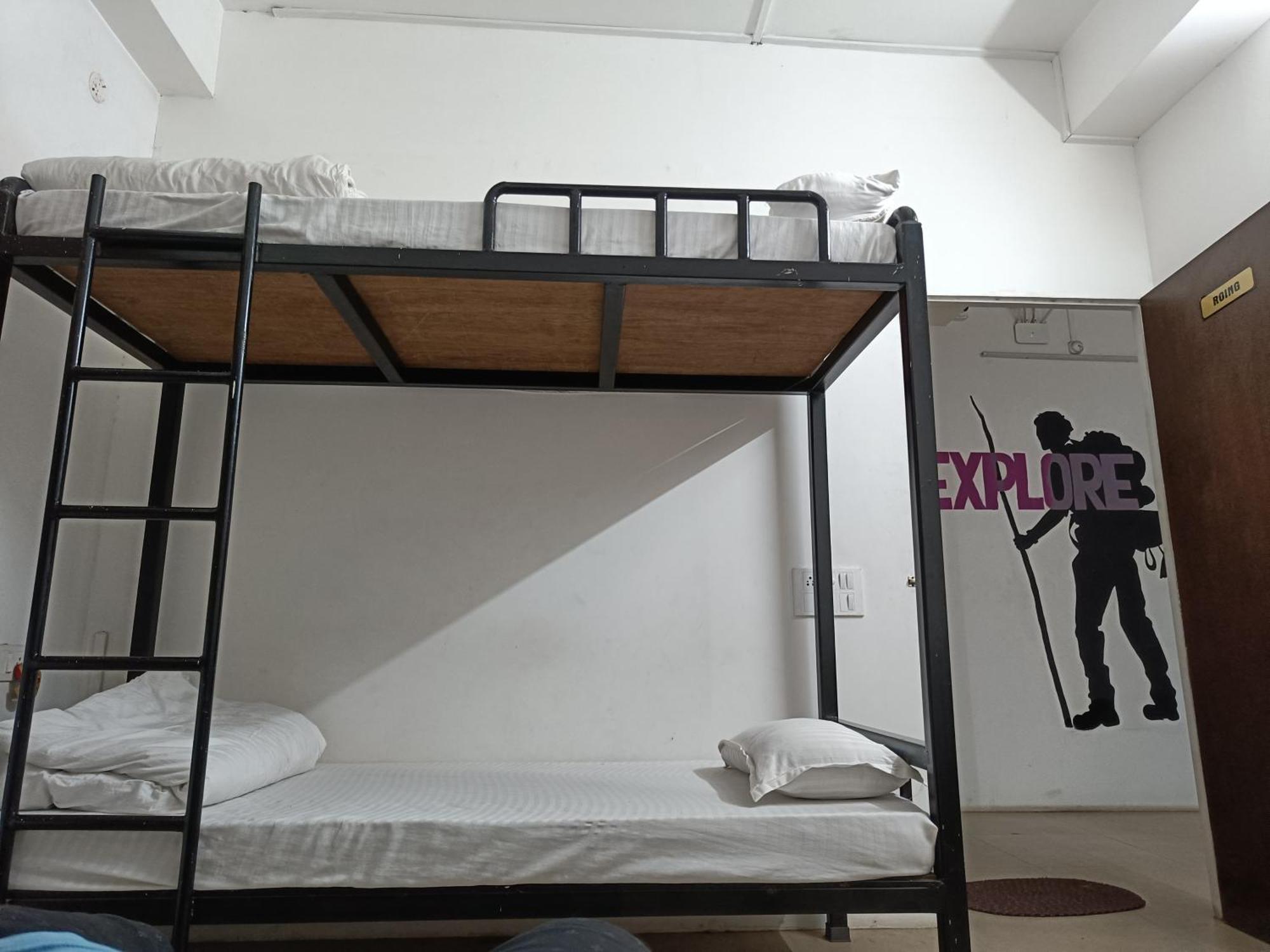 Travelers Hostel Guwahati Bagian luar foto